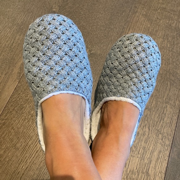 Ladies Soft Grey Slippers Medium - Picture 3 of 4